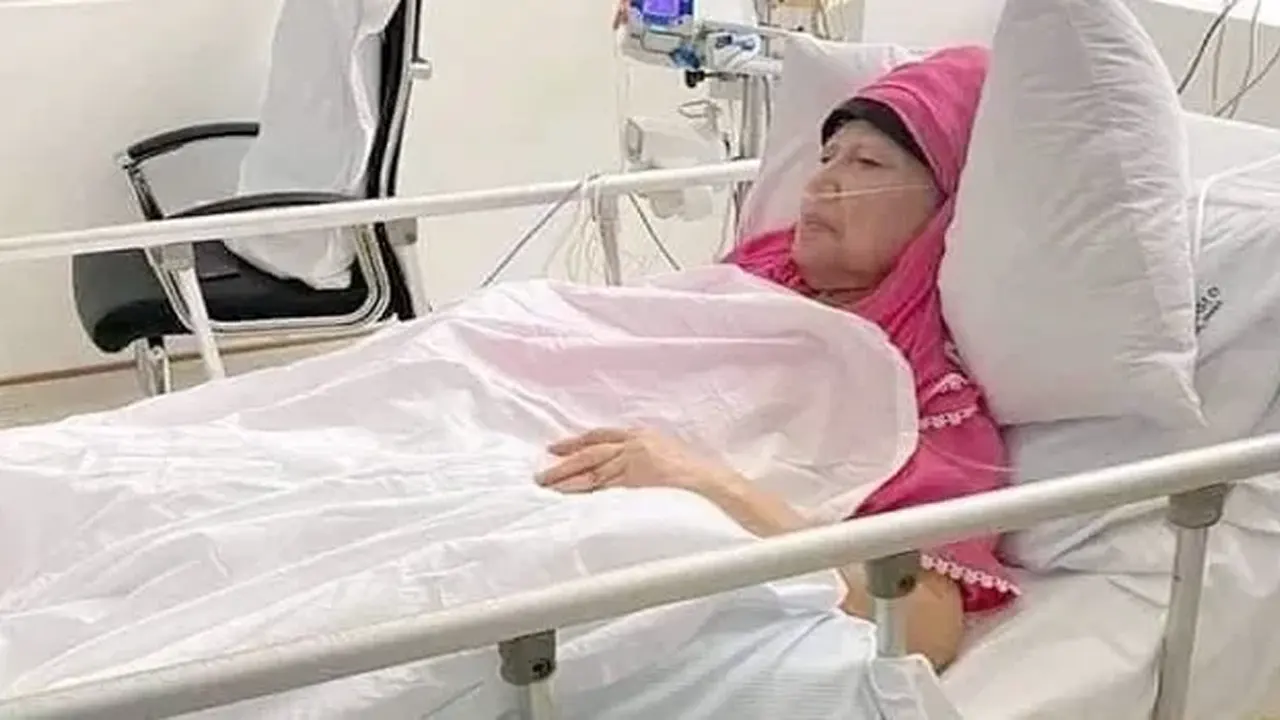 বেগম খালেদা জিয়া সিসিইউতে